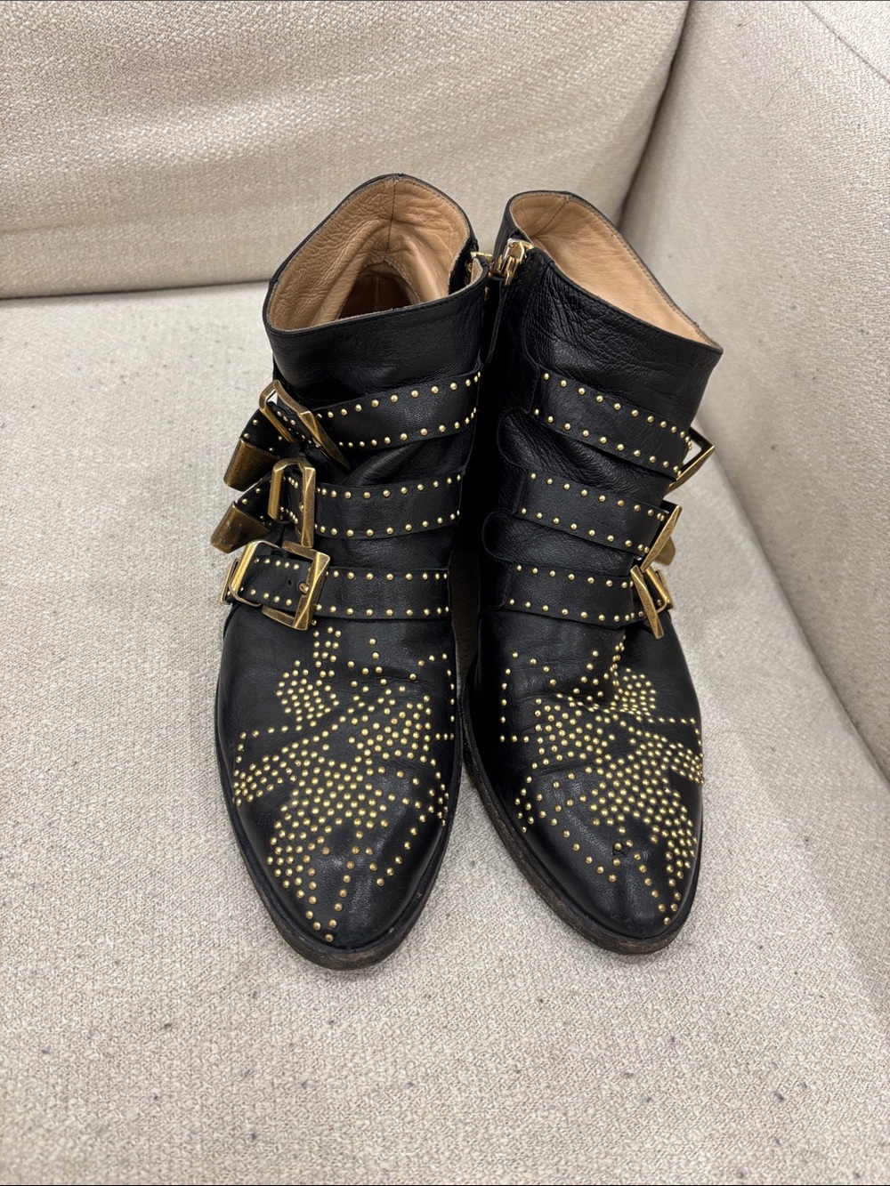 Chloe Susanna studded leather ankle boots in black and gold